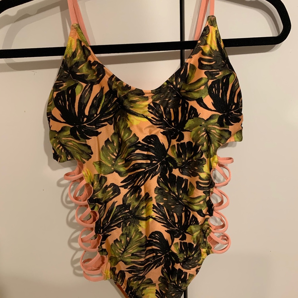 Palm Leaf One Piece Size M